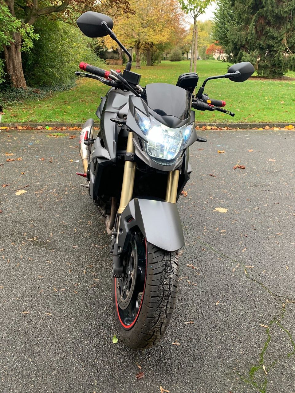 Photo SUZUKI GSR 750 A