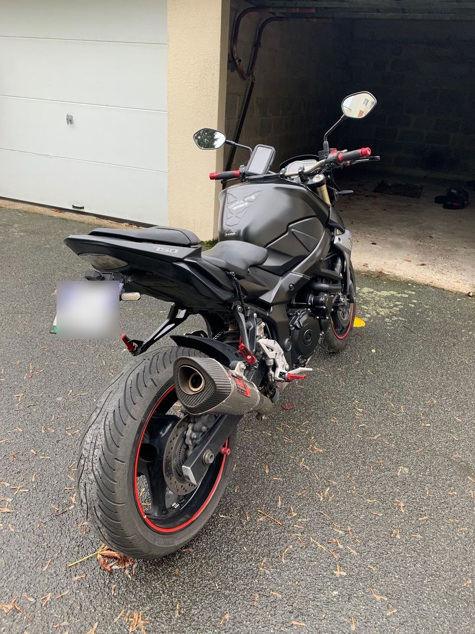 Photo SUZUKI GSR 750 A