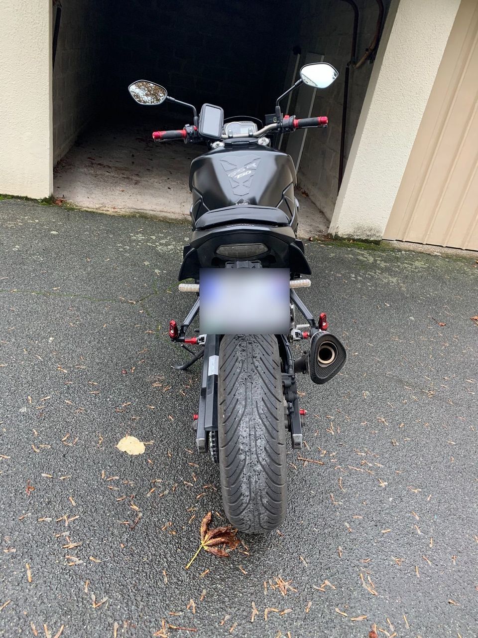 Photo SUZUKI GSR 750 A