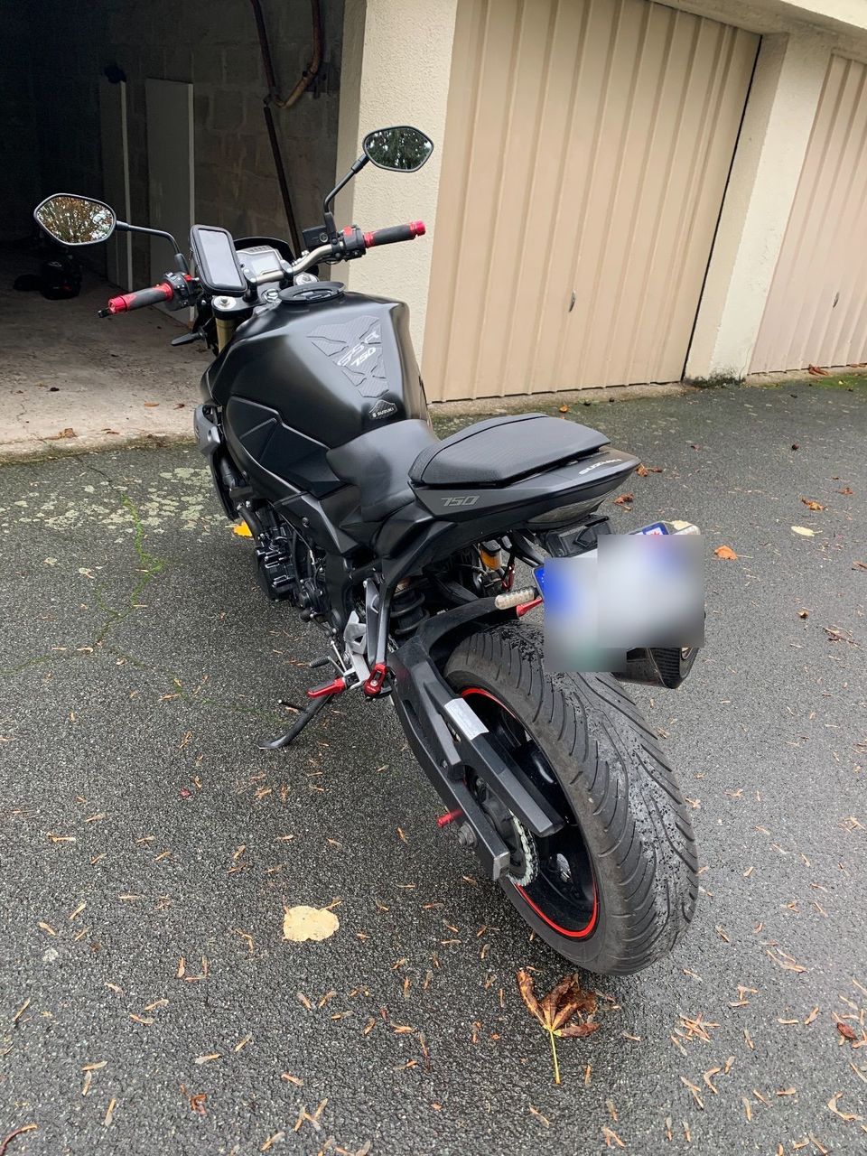 Photo SUZUKI GSR 750 A