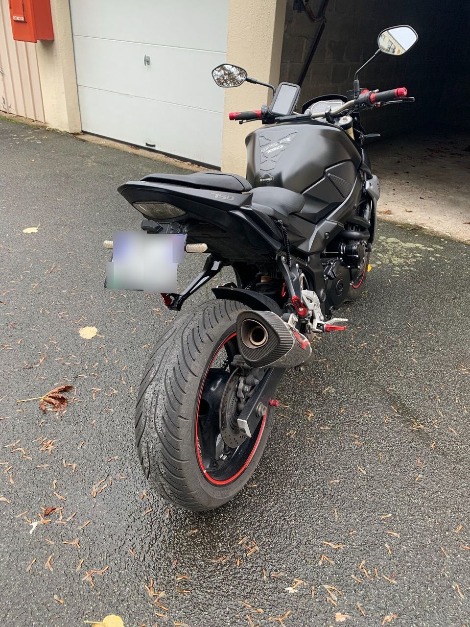 Photo SUZUKI GSR 750 A