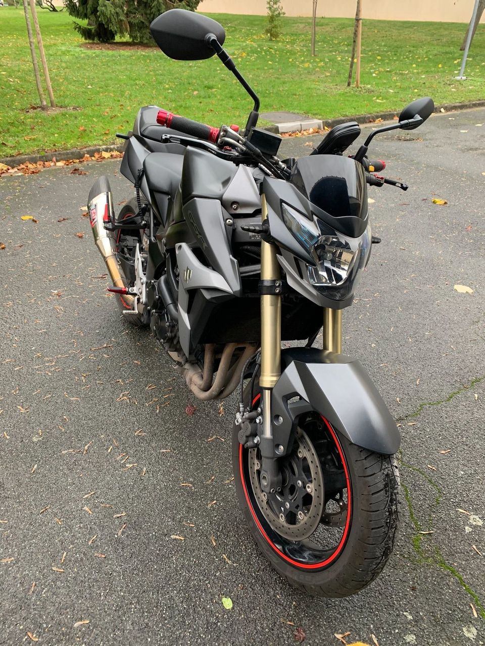 Photo SUZUKI GSR 750 A