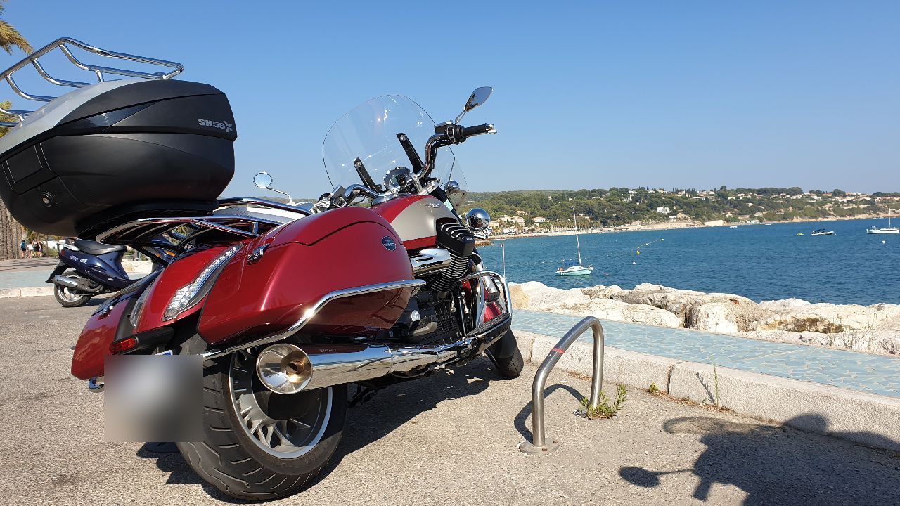 Photo MOTO GUZZI CALIFORNIA