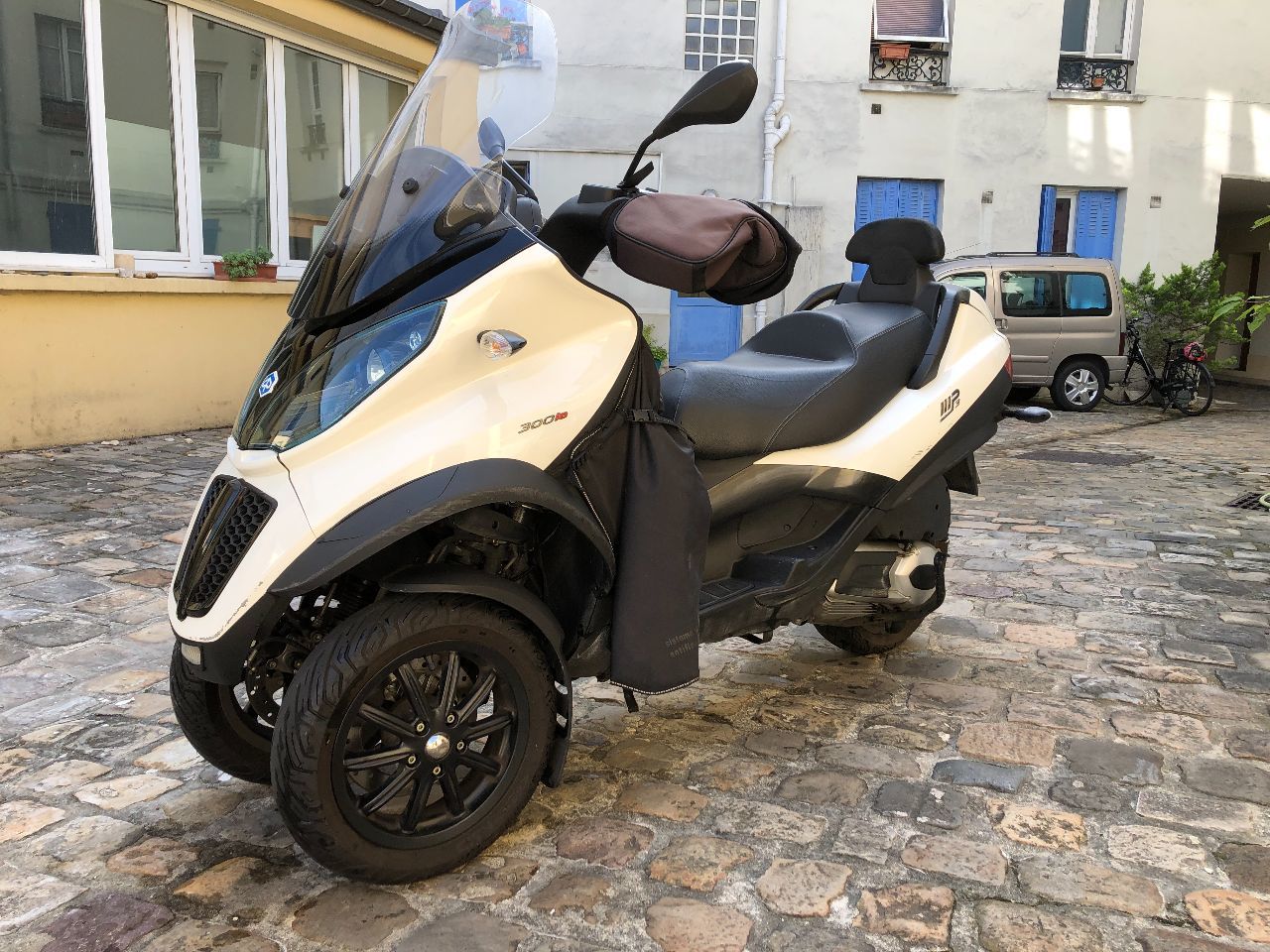 Photo PIAGGIO MP3 300 LT