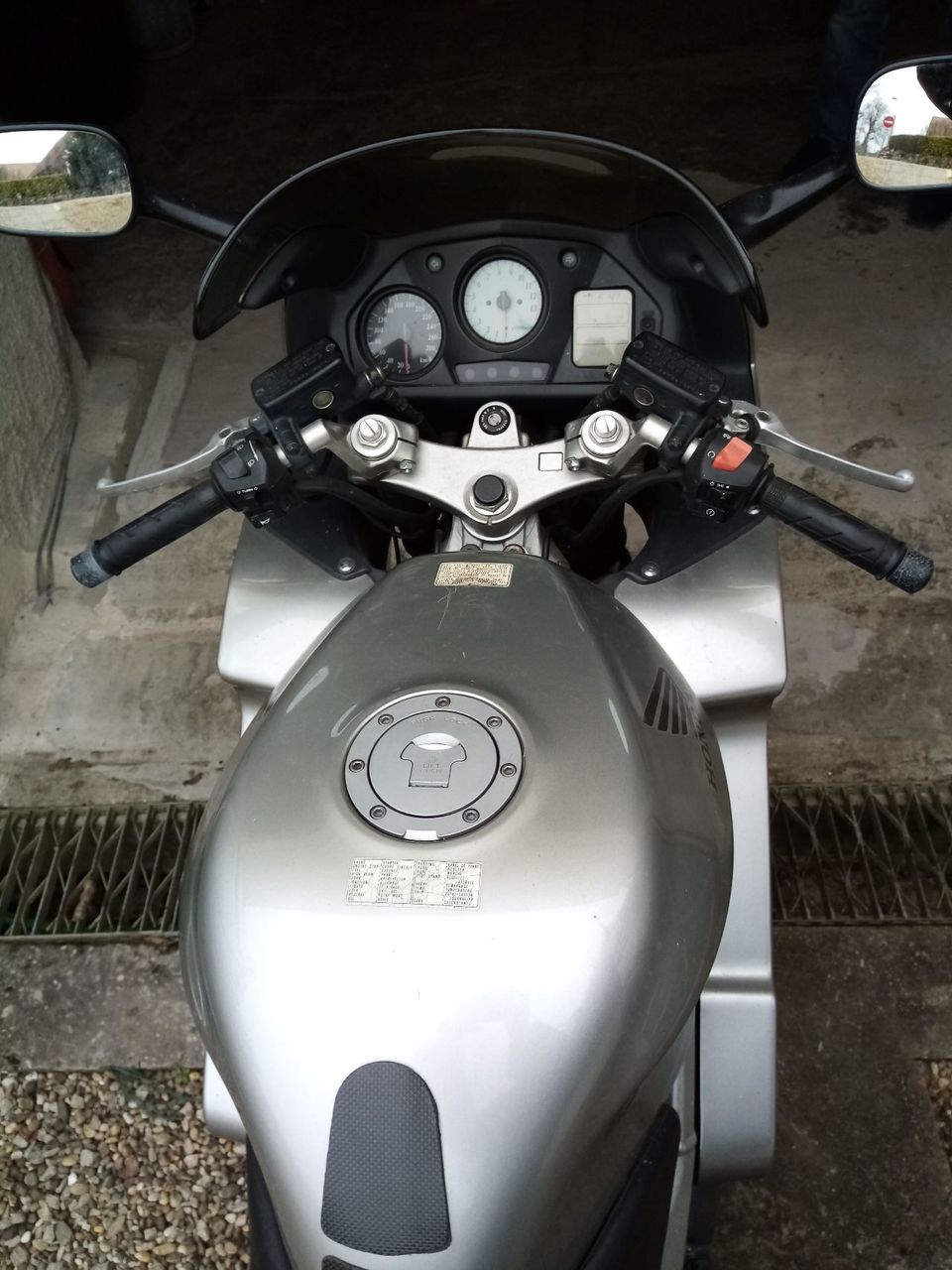 Photo HONDA VFR 800