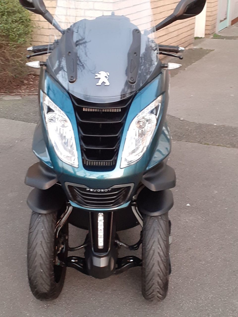 Photo PEUGEOT METROPOLIS 400
