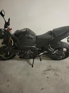 YAMAHA FZ8