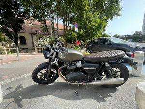 TRIUMPH STREET TWIN