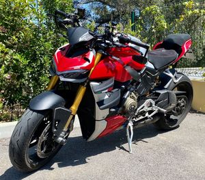 DUCATI STREETFIGHTER V4