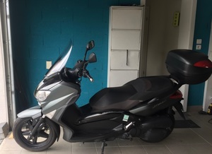 YAMAHA X MAX 125