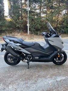 YAMAHA T MAX 560