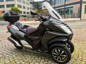 PEUGEOT METROPOLIS 400