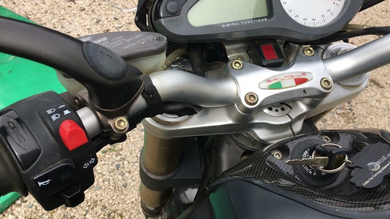 Photo MV AGUSTA BRUTALE 750