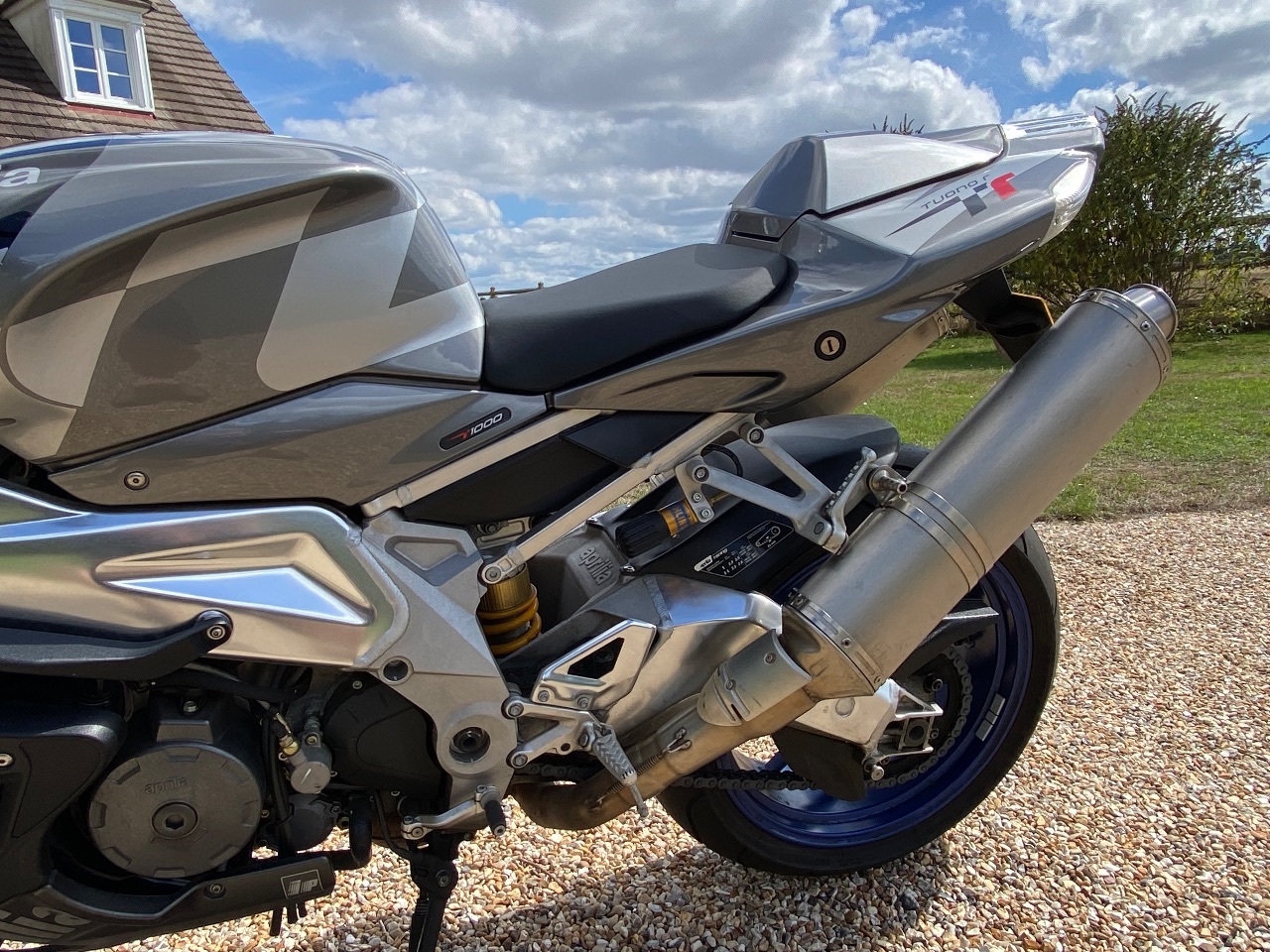 Photo APRILIA TUONO 1000