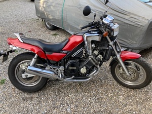 YAMAHA FZX 750