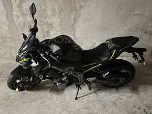 KAWASAKI Z900 ABS