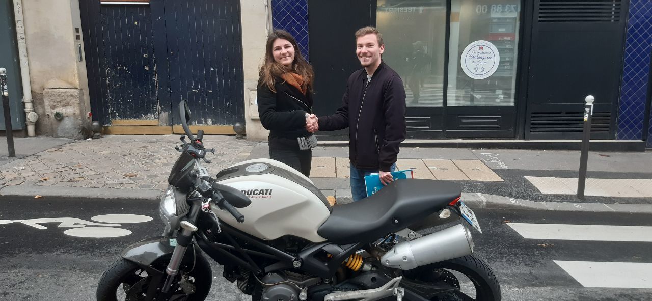 Photo DUCATI MONSTER 696