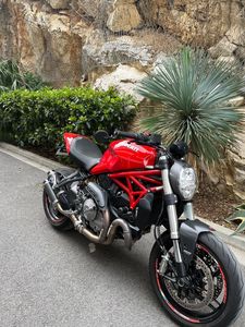 DUCATI MONSTER 821