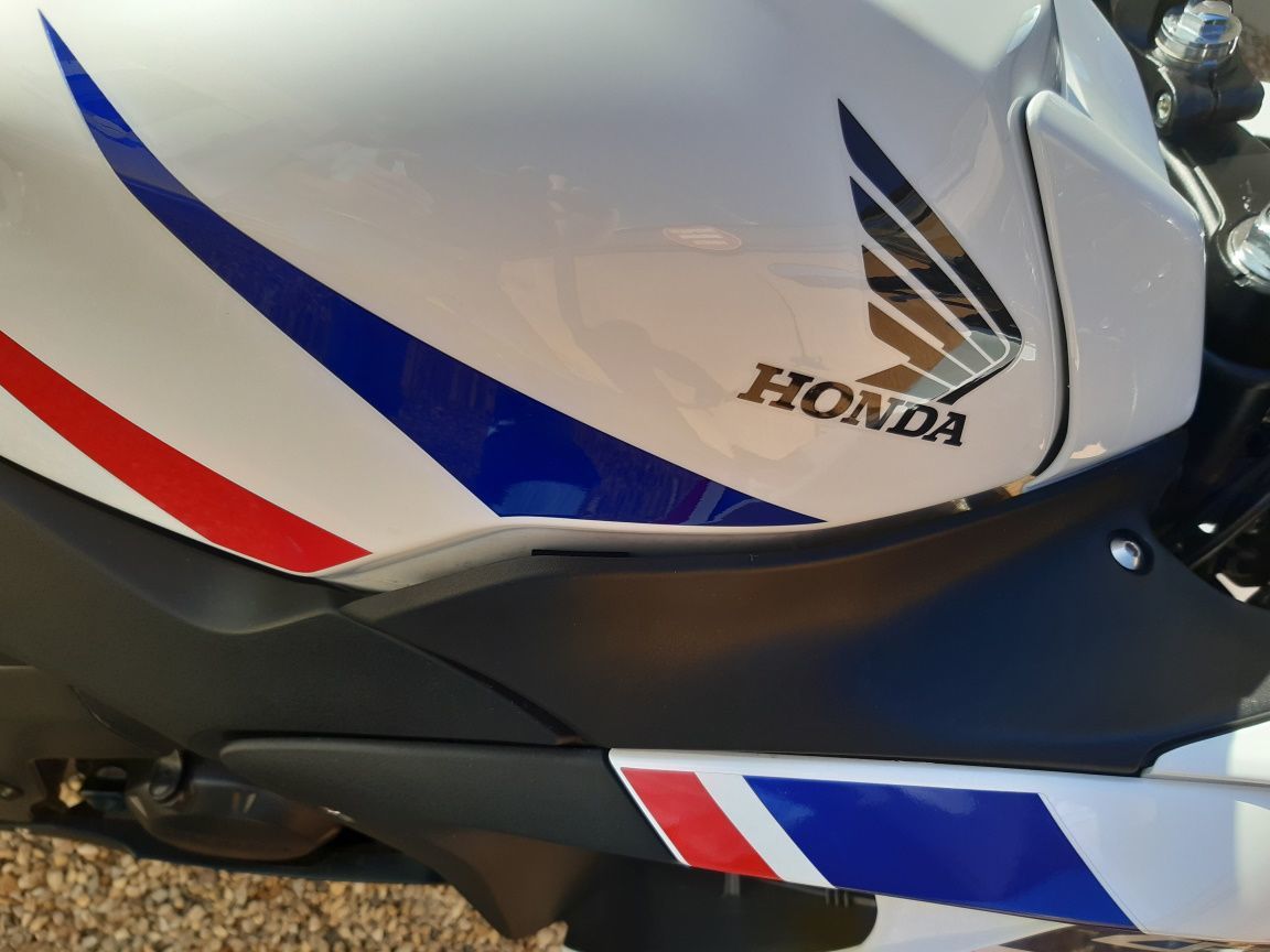 Photo HONDA CBR 125 R