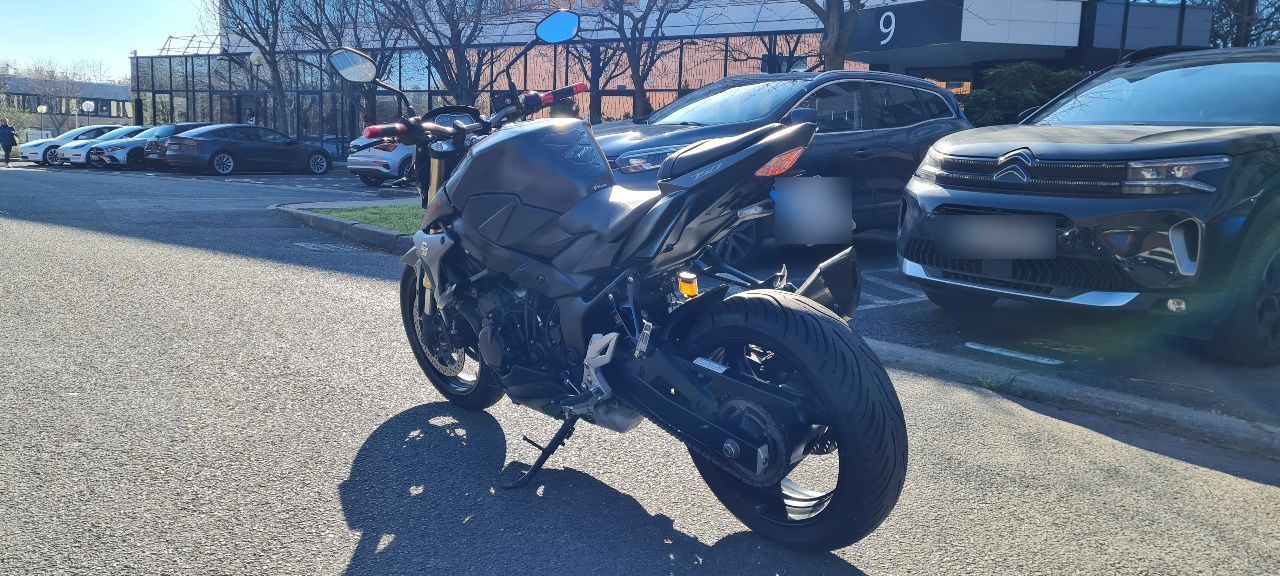 Photo SUZUKI GSR 750
