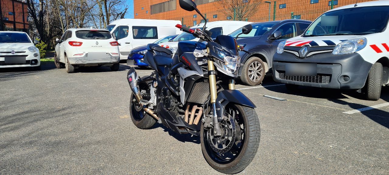 Photo SUZUKI GSR 750