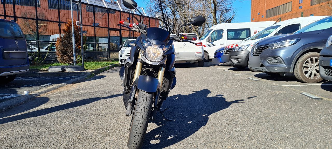 Photo SUZUKI GSR 750