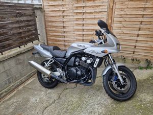 YAMAHA FAZER 600