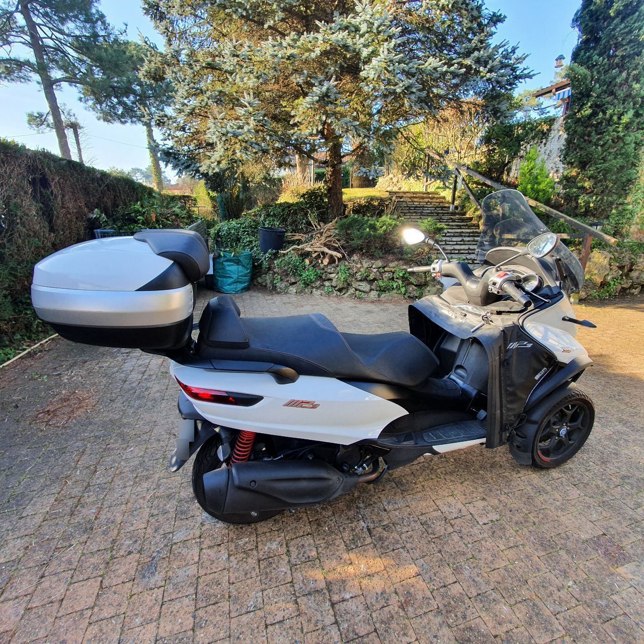 Photo PIAGGIO MP3 350