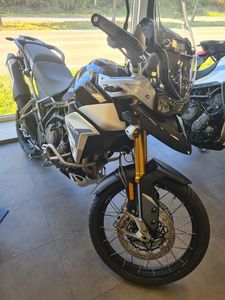 TRIUMPH TIGER 900 RALLY PRO BLACK SAPPHIRE
