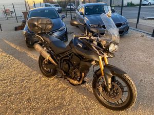 TRIUMPH TIGER 800