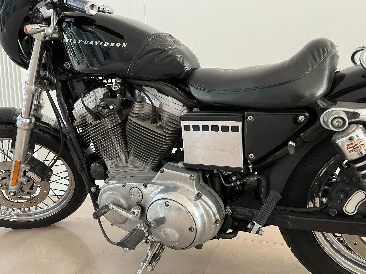 Photo HARLEY DAVIDSON 883