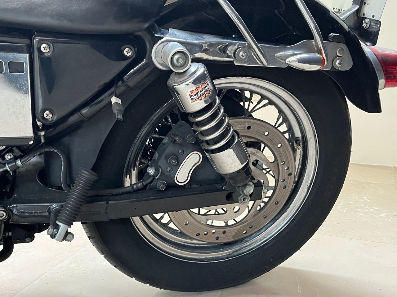 Photo HARLEY DAVIDSON 883