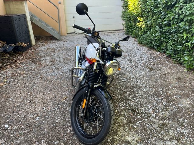 Photo ROYAL ENFIELD 650