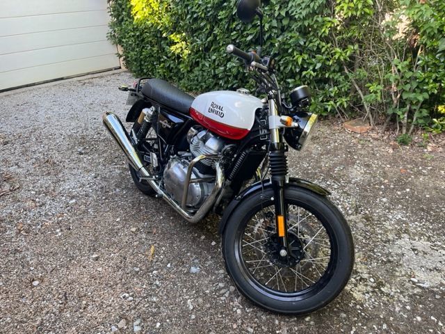 Photo ROYAL ENFIELD 650