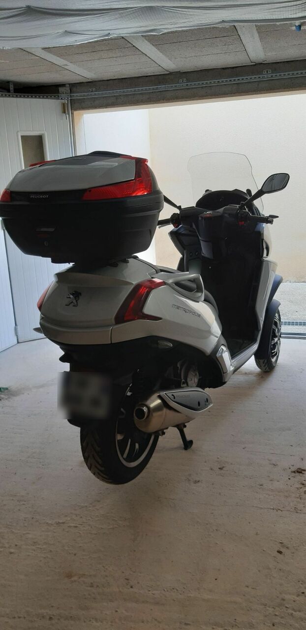 Photo PEUGEOT METROPOLIS 400