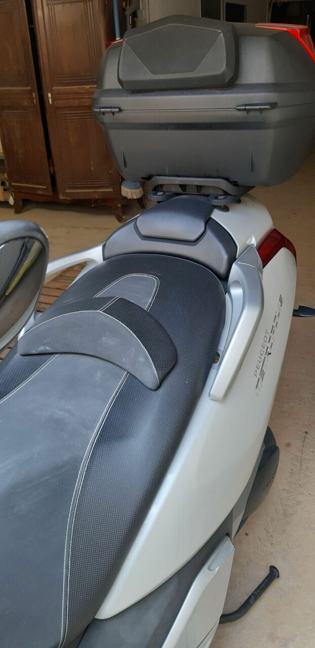 Photo PEUGEOT METROPOLIS 400