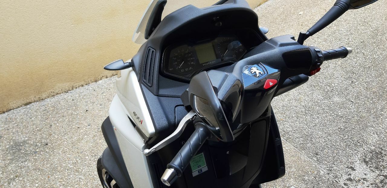Photo PEUGEOT METROPOLIS 400