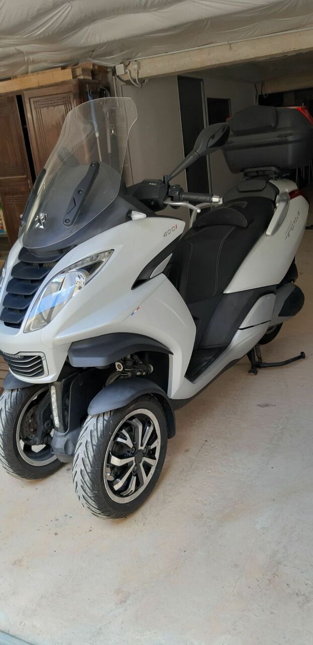 Photo PEUGEOT METROPOLIS 400
