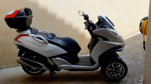 PEUGEOT METROPOLIS 400