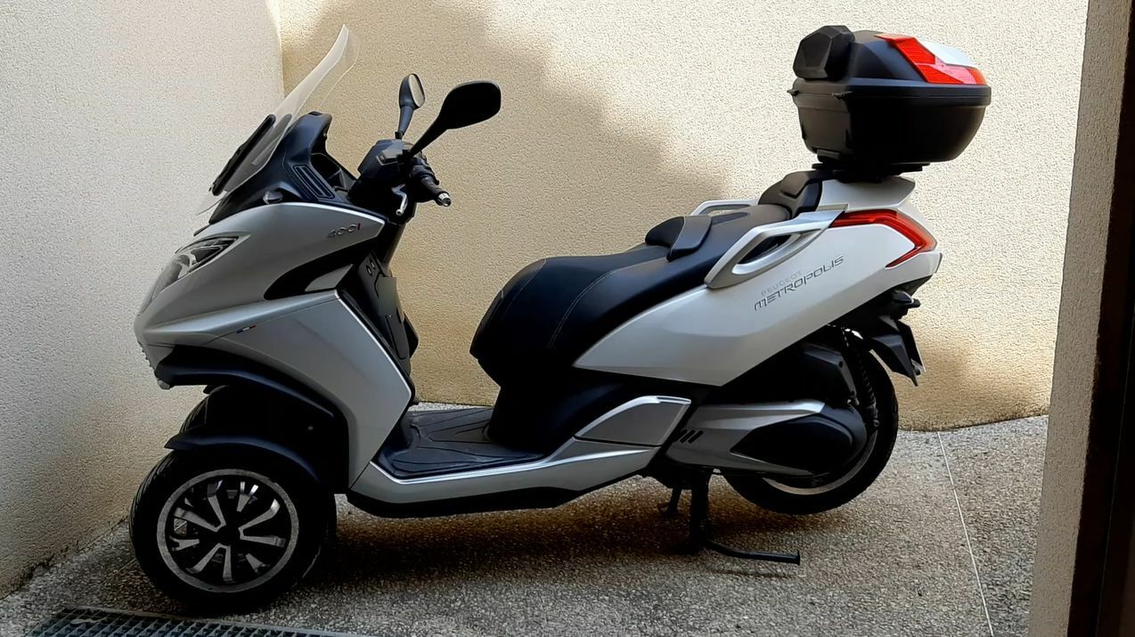 Photo PEUGEOT METROPOLIS 400