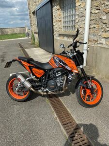KTM DUKE 690