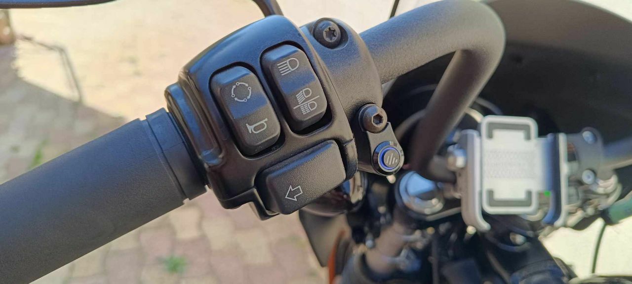 Photo HARLEY DAVIDSON FXBB