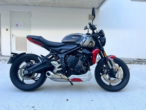 TRIUMPH TRIDENT 660