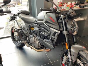 DUCATI MONSTER 937