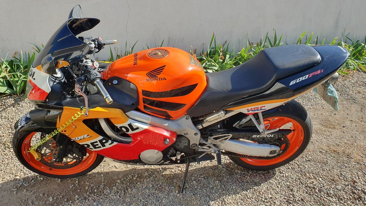 Photo HONDA CBR 600 F4