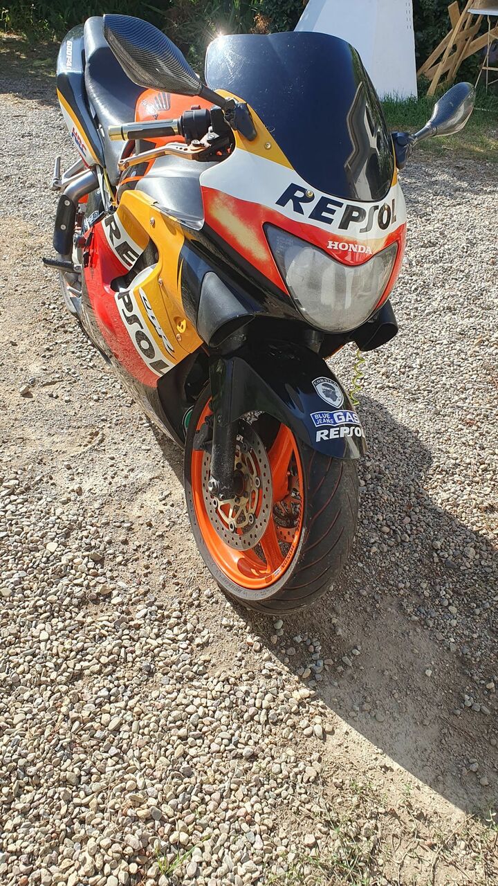 Photo HONDA CBR 600 F4