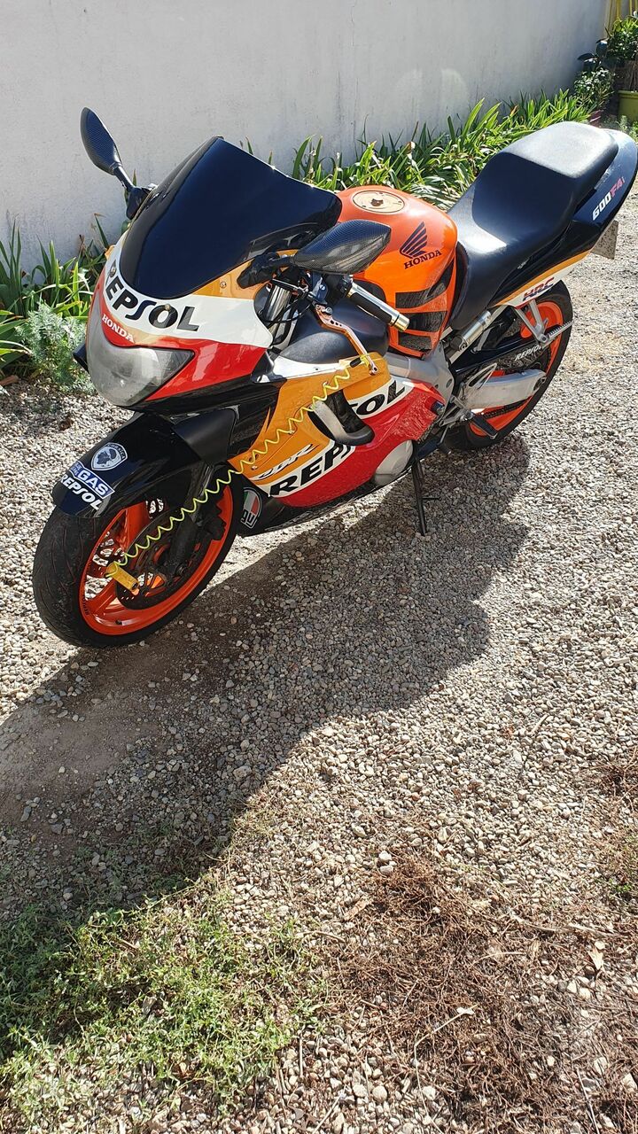 Photo HONDA CBR 600 F4