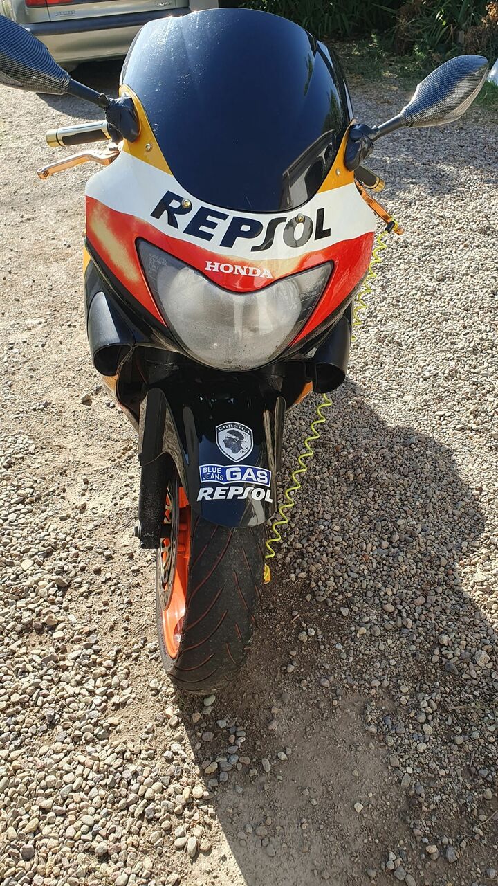 Photo HONDA CBR 600 F4