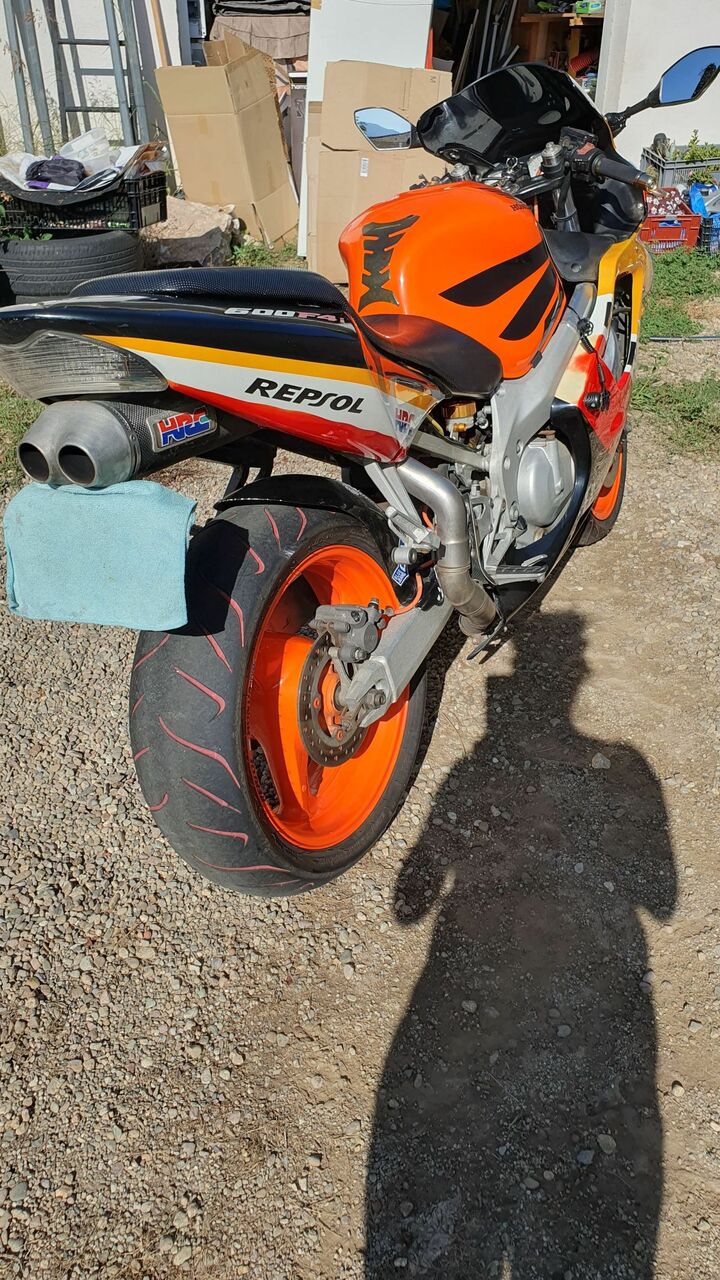 Photo HONDA CBR 600 F4