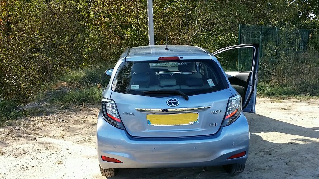 Photo TOYOTA YARIS HYBRID